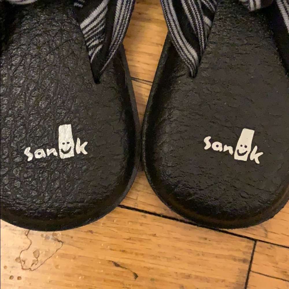 Sanuk yoga sandals - Picture 4 of 4